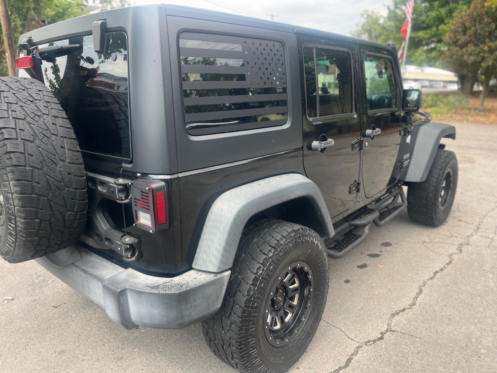 Additional photo of vehicle.