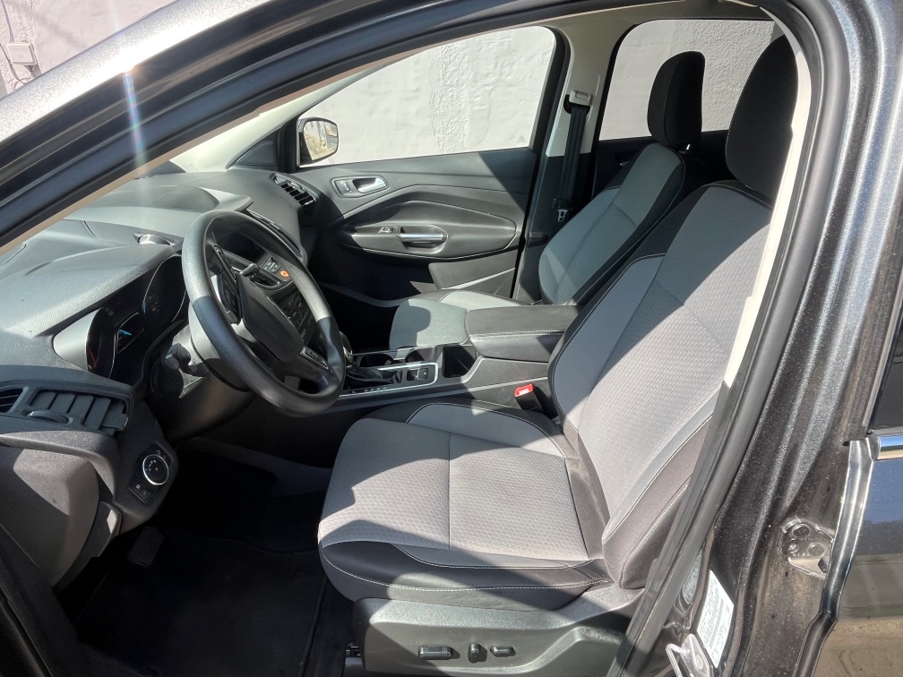 Additional photo of vehicle.