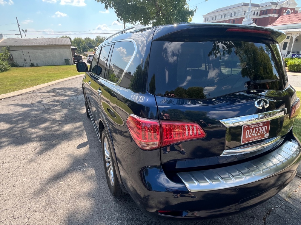 Additional photo of vehicle.