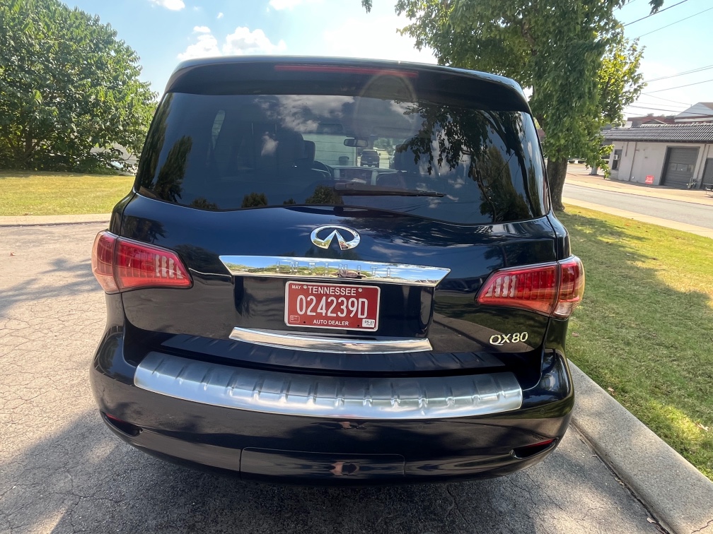 Additional photo of vehicle.
