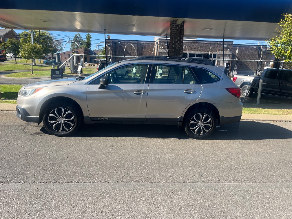 Additional photo of vehicle.