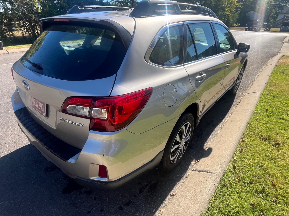 Additional photo of vehicle.