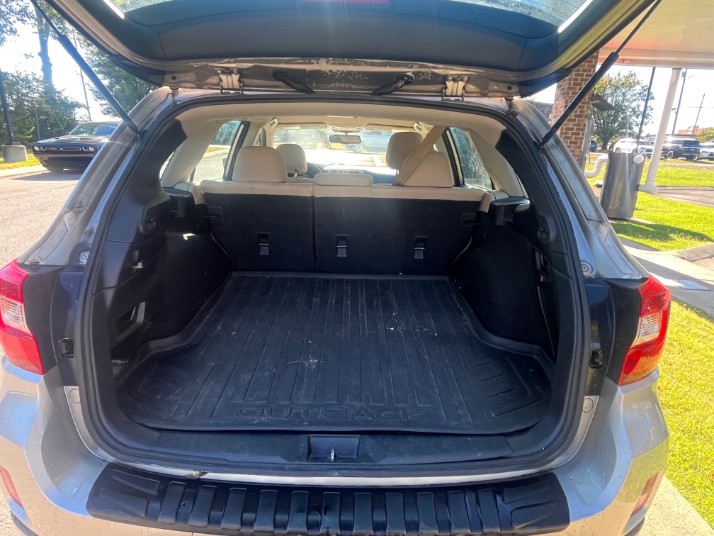 Additional photo of vehicle.