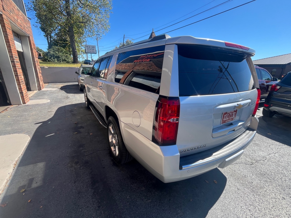 Additional photo of vehicle.